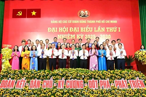 Nhiệt liệt chào mừng Đại hội Đại biểu Đảng bộ Thành phố Hồ Chí Minh lần thứ I, nhiệm kỳ 2025-2030